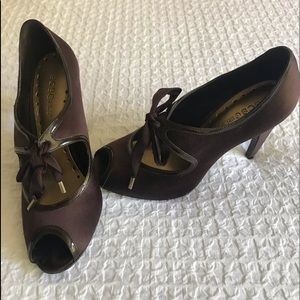 BCBG Satin Chocolate Brown   Size 7 1/2